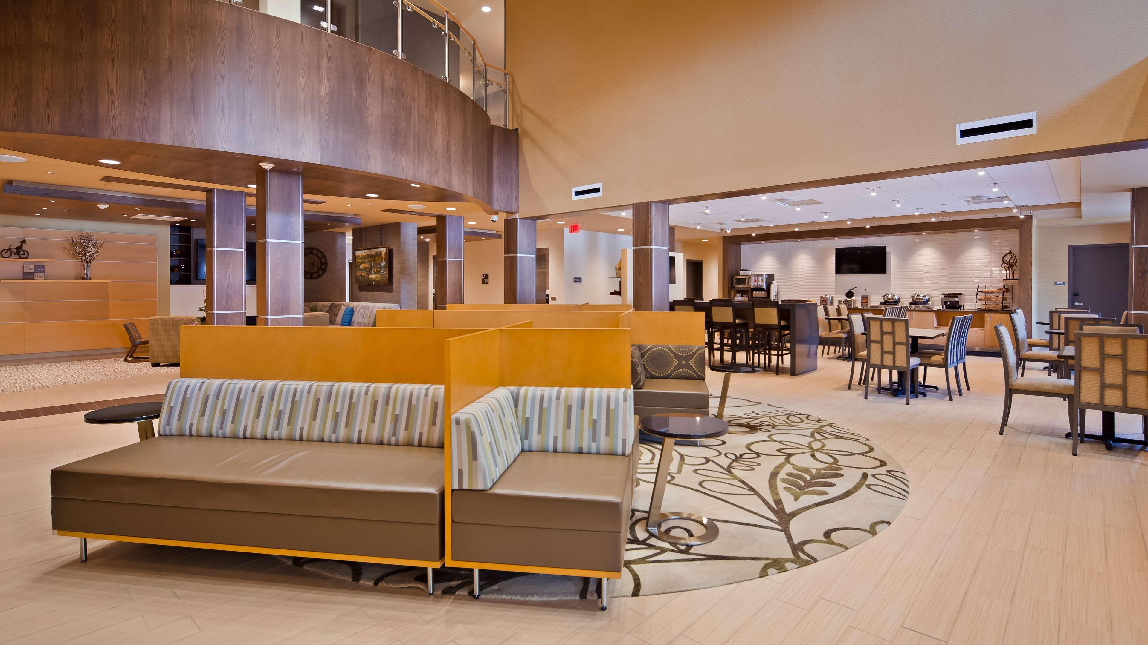 Best Western Plus Franciscan Square Inn & Suites Steubenville Exterior foto