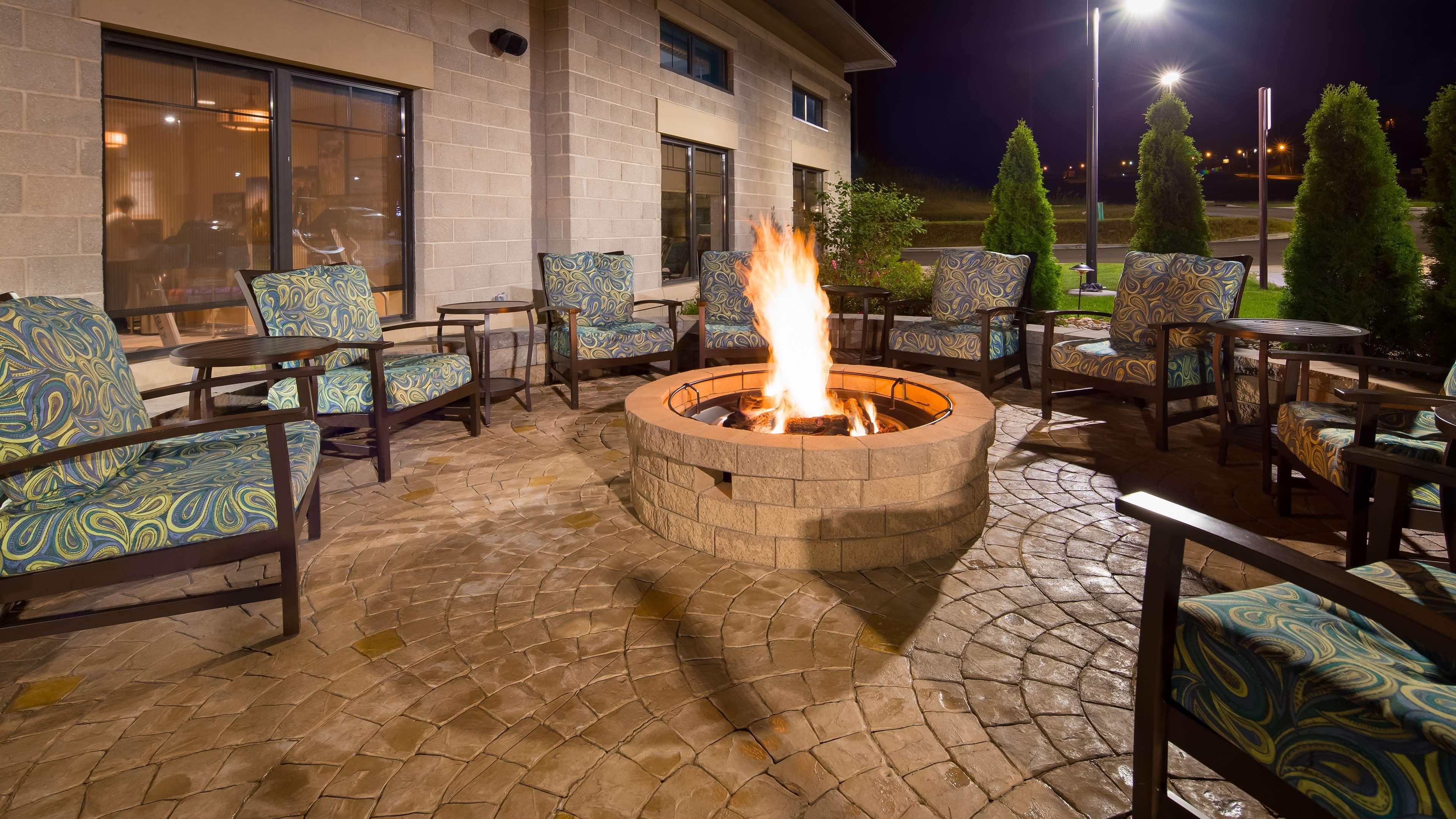 Best Western Plus Franciscan Square Inn & Suites Steubenville Exterior foto