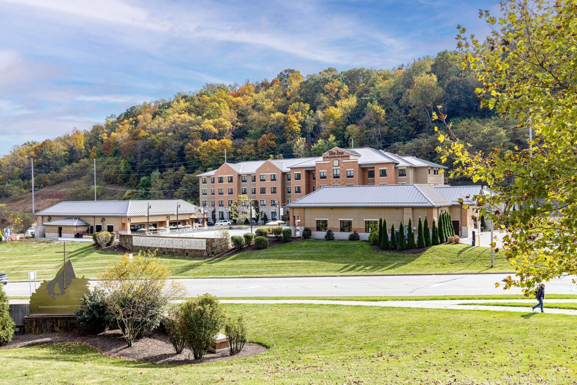 Best Western Plus Franciscan Square Inn & Suites Steubenville Exterior foto