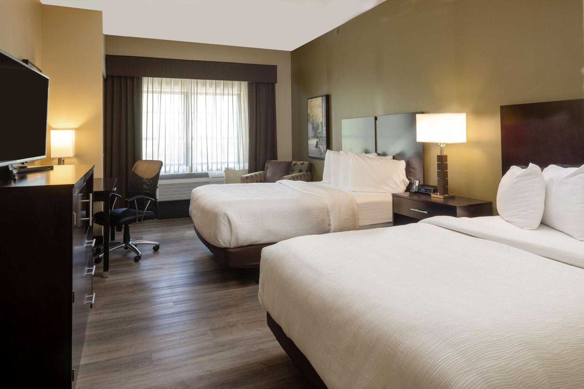 Best Western Plus Franciscan Square Inn & Suites Steubenville Exterior foto