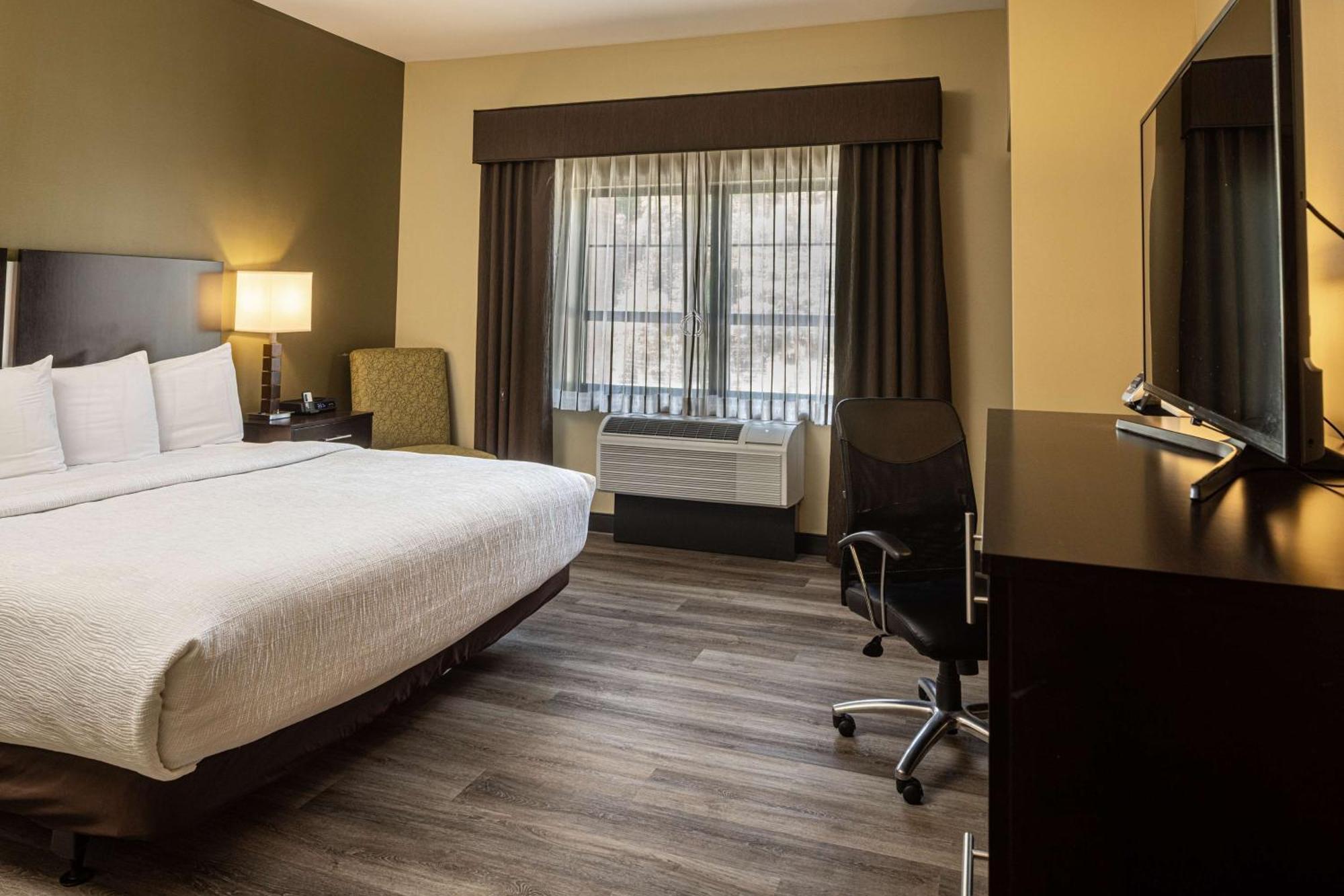 Best Western Plus Franciscan Square Inn & Suites Steubenville Exterior foto