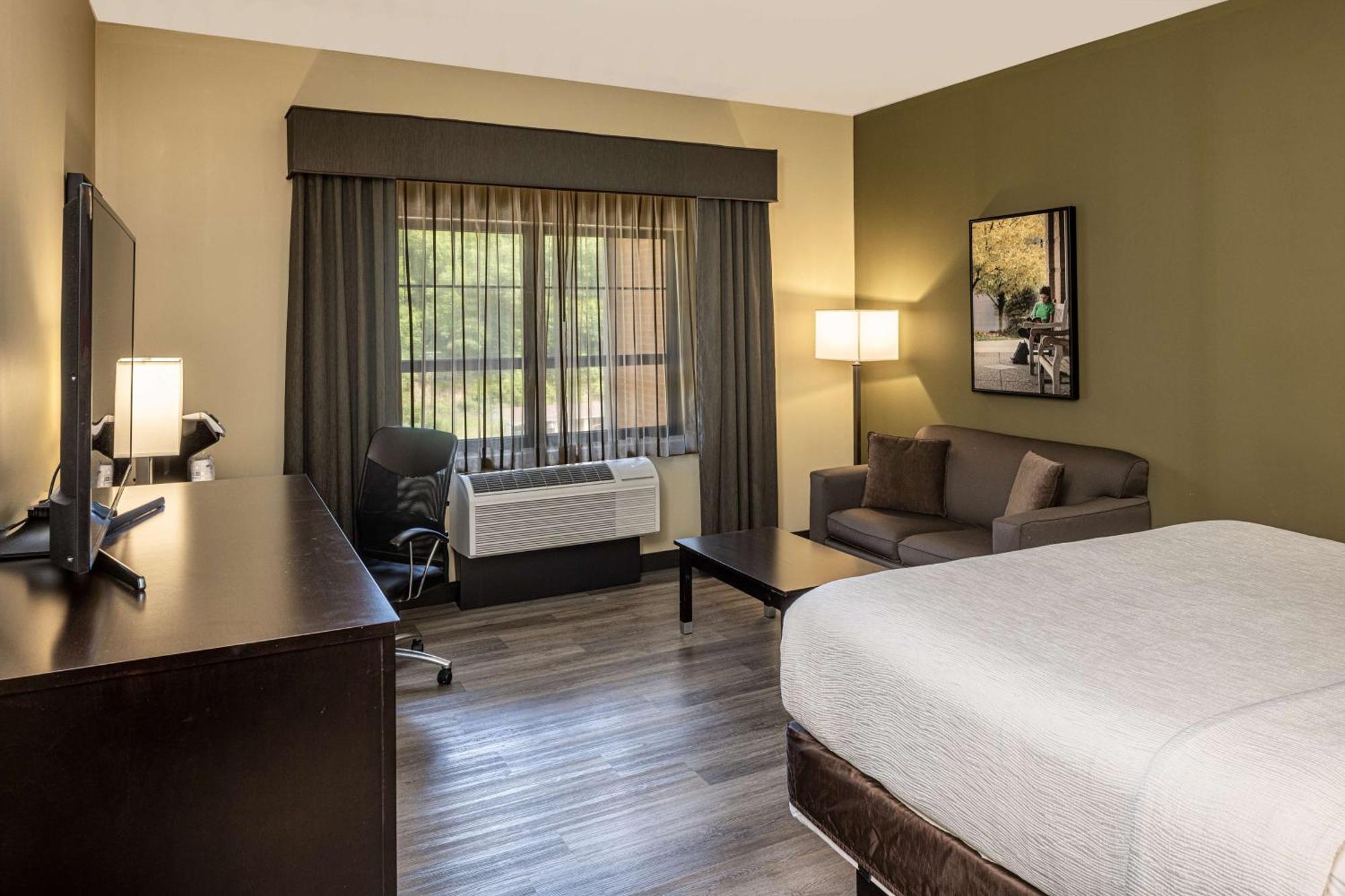 Best Western Plus Franciscan Square Inn & Suites Steubenville Exterior foto