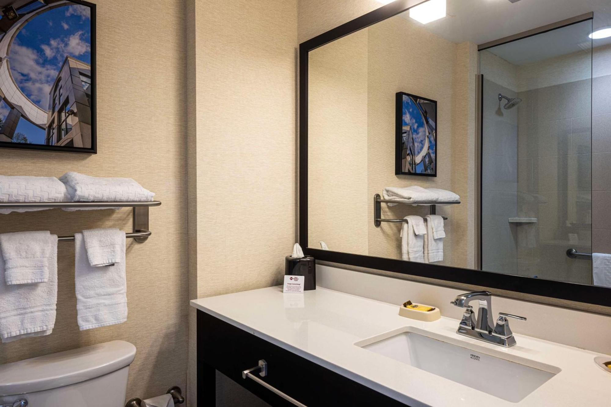 Best Western Plus Franciscan Square Inn & Suites Steubenville Exterior foto