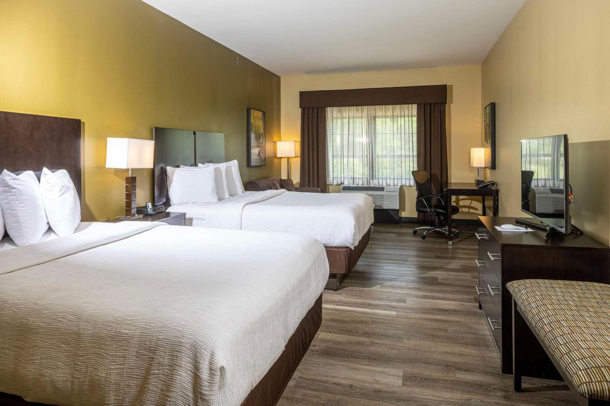 Best Western Plus Franciscan Square Inn & Suites Steubenville Exterior foto